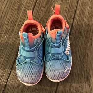 Puma sneakers size 6c Pale blue with pink